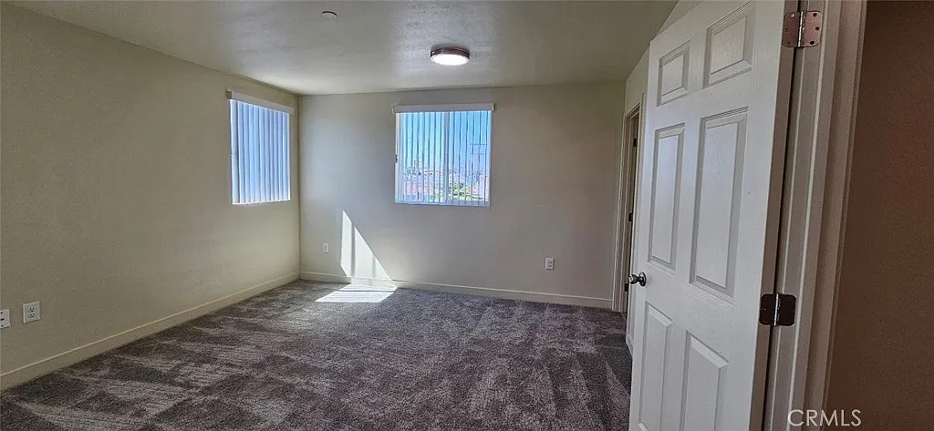 6 bed, 1915 sqft, $4,000 — Photo 2