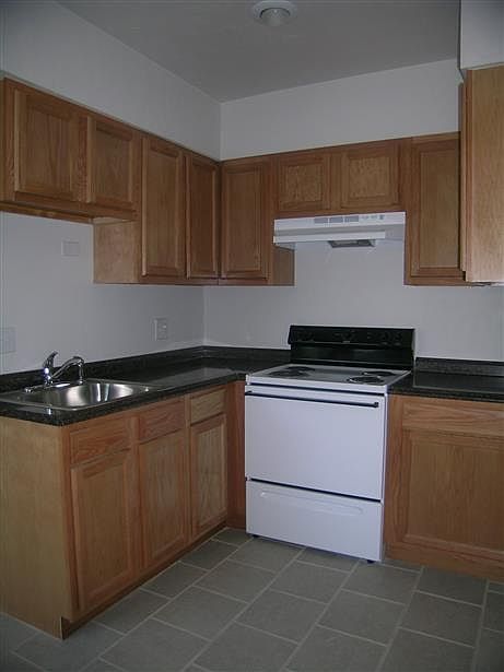 2nd image of 3348 Stathem Ave APT 3