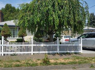 6223 NE Roselawn St, Portland, OR 97218