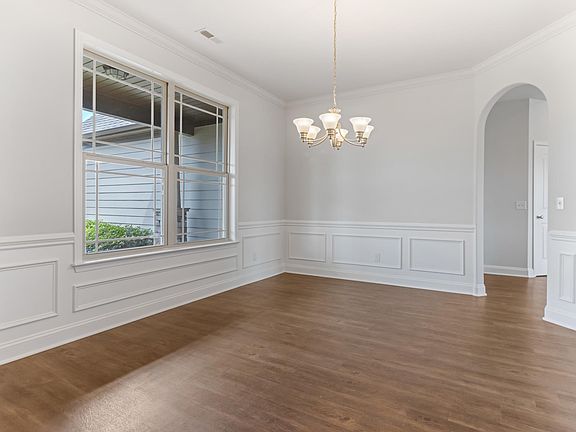 5th image of 917 Garnet Cir