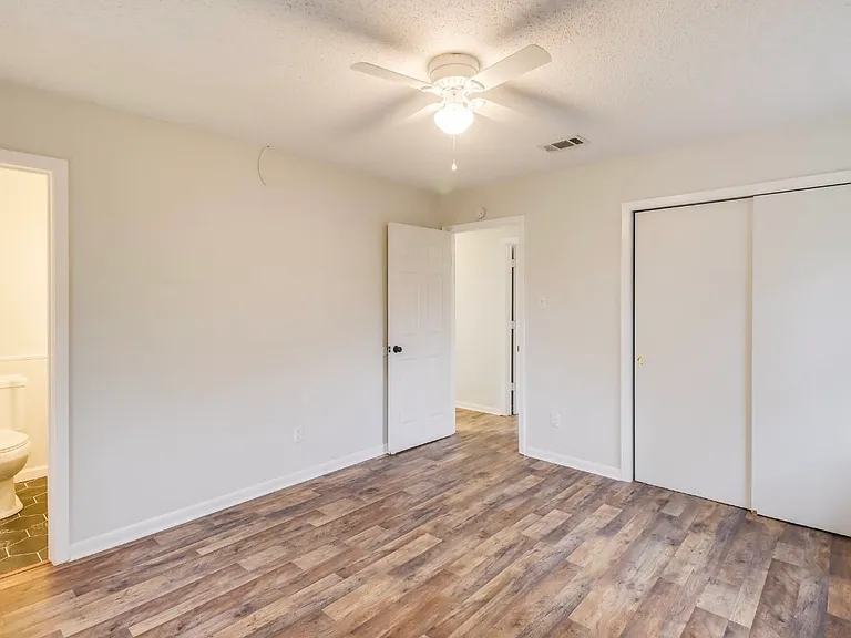 327 Dianne Dr — Photo 11