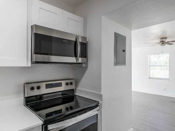 Deerfield Gardens Apartments