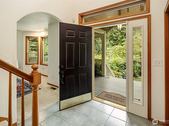 3rd image of 825 204th Drive SE