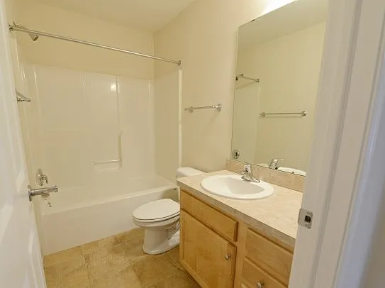 Aquamarine Apartments — Photo 137