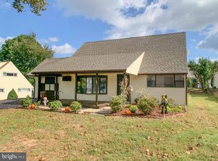 62 Quiet Rd, Levittown, PA 19057