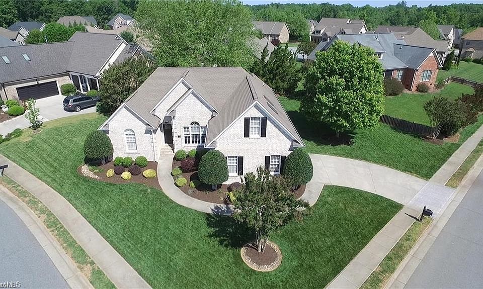 1st image of 2 Wexford Cir