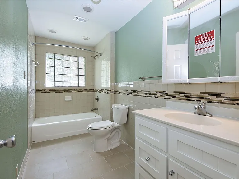 2806 Bluebonnet St — Photo 12