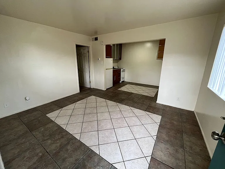 127 S Carney Ave #D — Photo 16