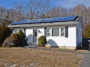 62 Lewis St, Riverhead, NY 11901