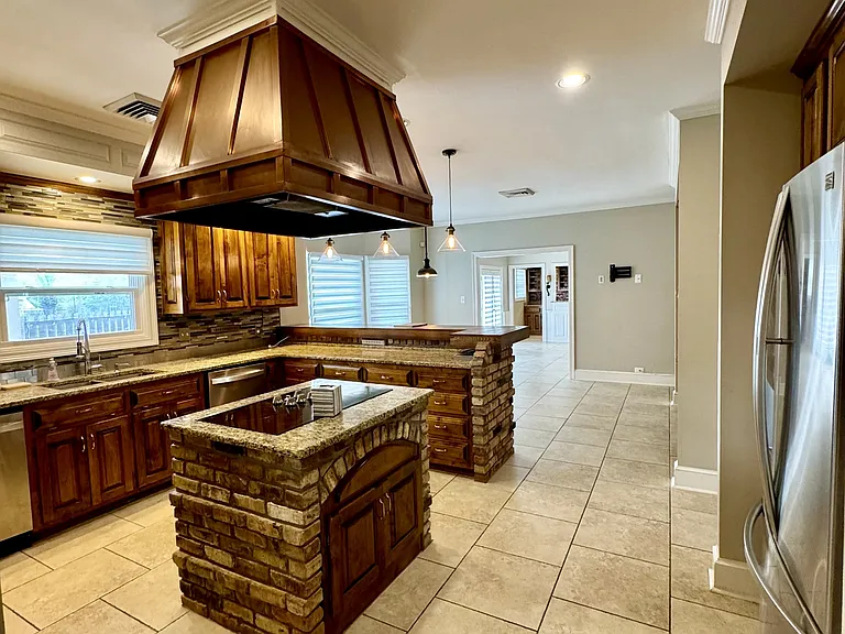 2729 Channel Pl — Photo 6