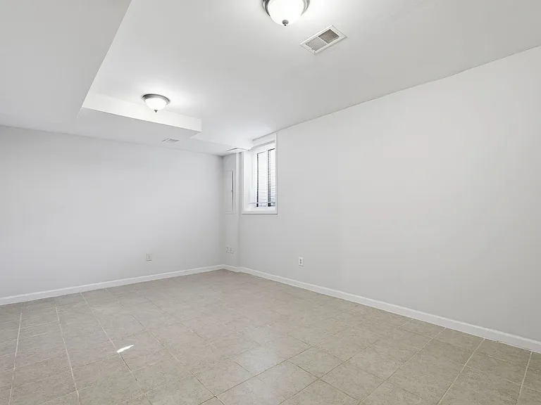 1204 Brethour Ct — Photo 18