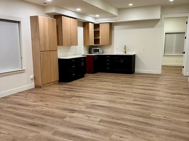 S Halcom Dr — Photo 14