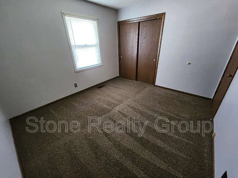 2333 Wallace Ave — Photo 7