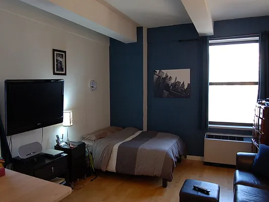 Rented by Sotheby's International Realty | media 35