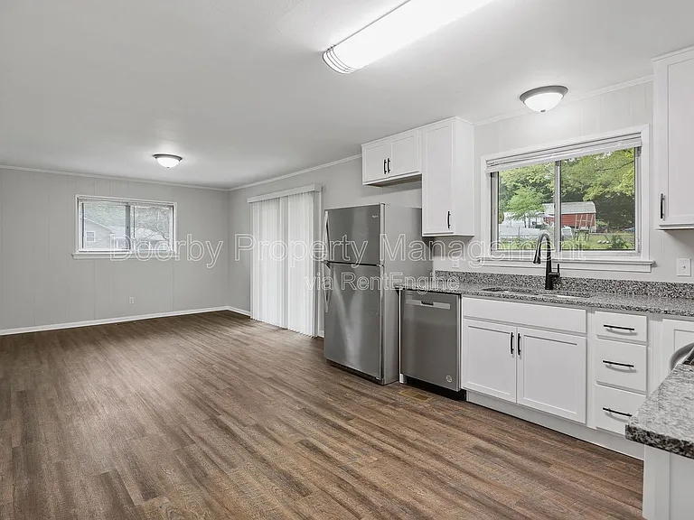 1945 Barrett Dr — Photo 6