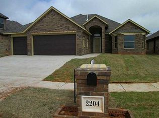 2204 Timber Xing, Yukon, OK 73099