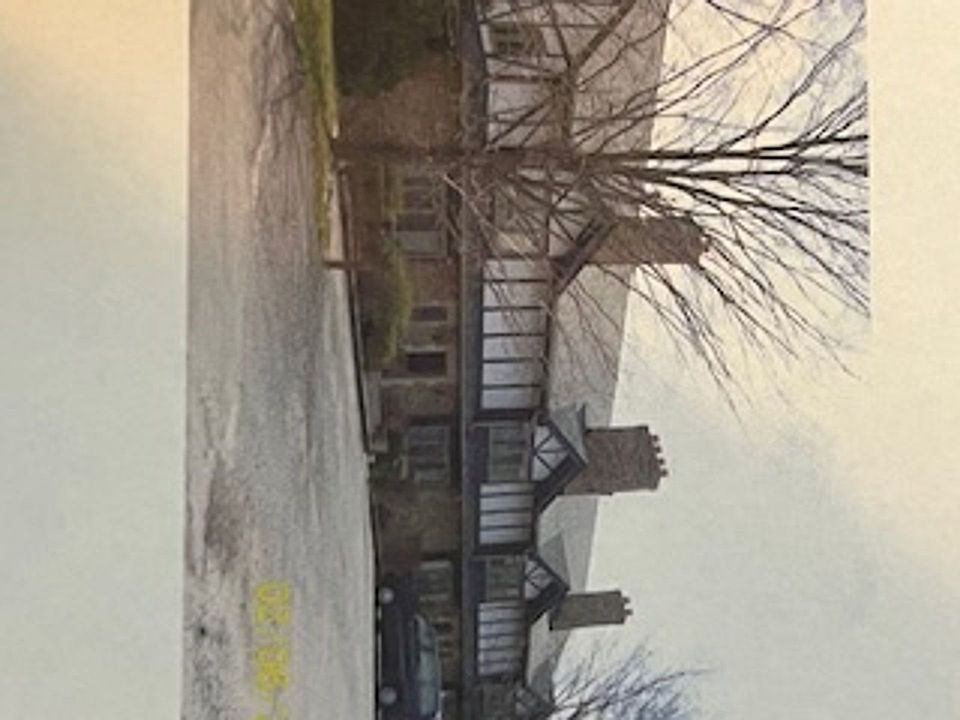 1st image of 1525-1547 E Foxcliff Dr S #11