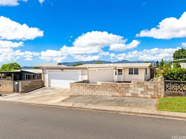 2040 Komo Mai Dr, Pearl City, HI 96782