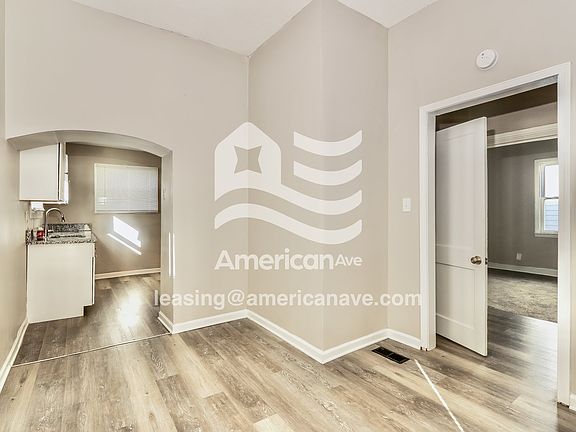 705880_004_living_room_13865382.jpg