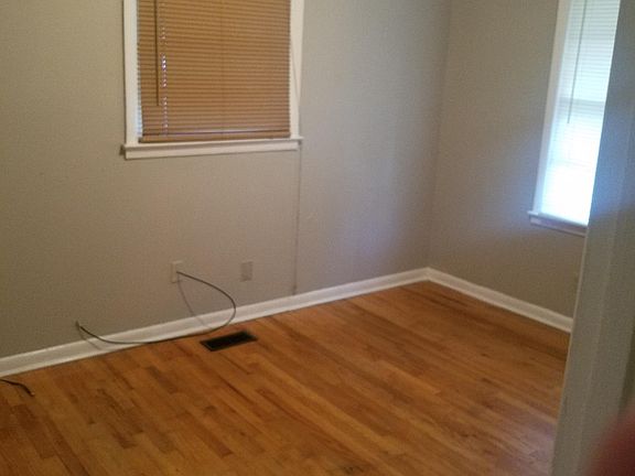 5th image of 3537 Plymouth Dr