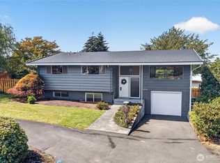 4014 Robin Rd W, University Place, WA 98466