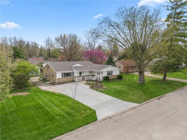 1116 Pepper Hill Dr, Dayton, OH 45429