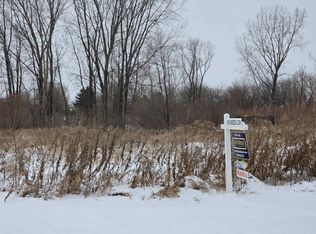 4301 N White Hawk Dr, Appleton, WI 54913