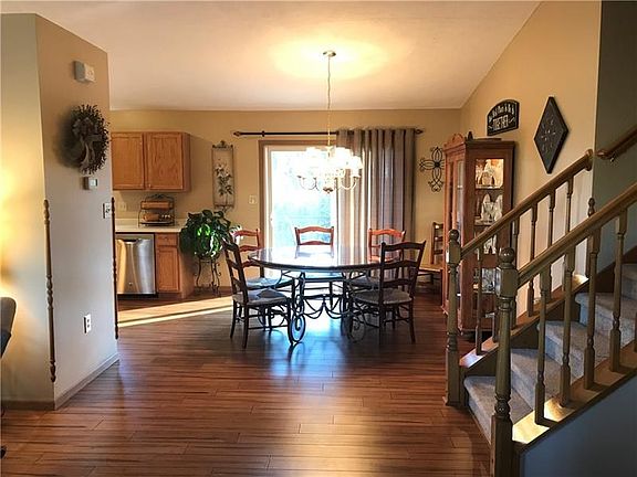 4th image of 33 Alice Cir