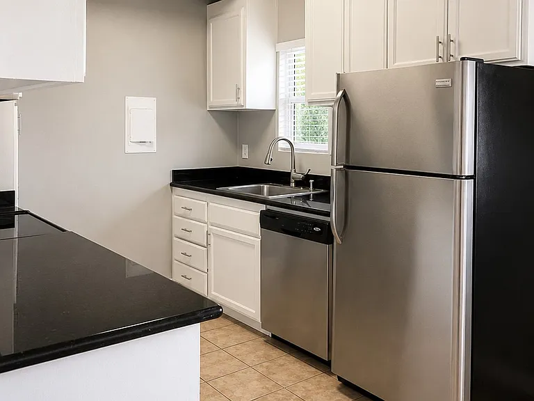 Wellsbury Apartment Homes — Photo 17
