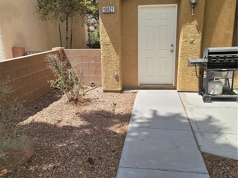 10021 Via Toro Ave — Photo 4