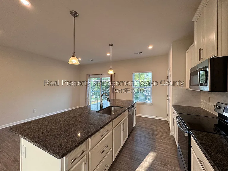 8604 Red Canyon Way — Photo 10