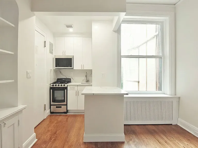 104 Riverside Dr #2B — Photo 5