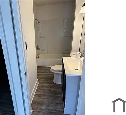 2517 Webber St — Photo 2