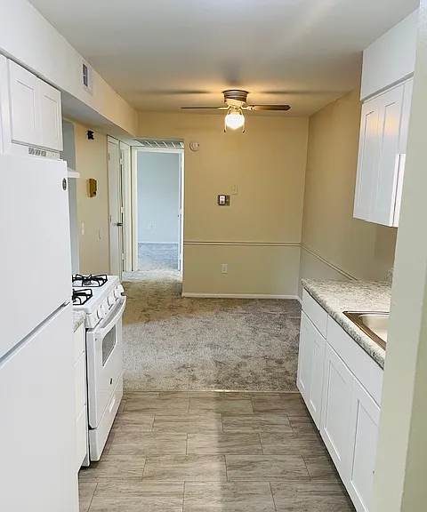 Cambridge Woods Apartments — Photo 4