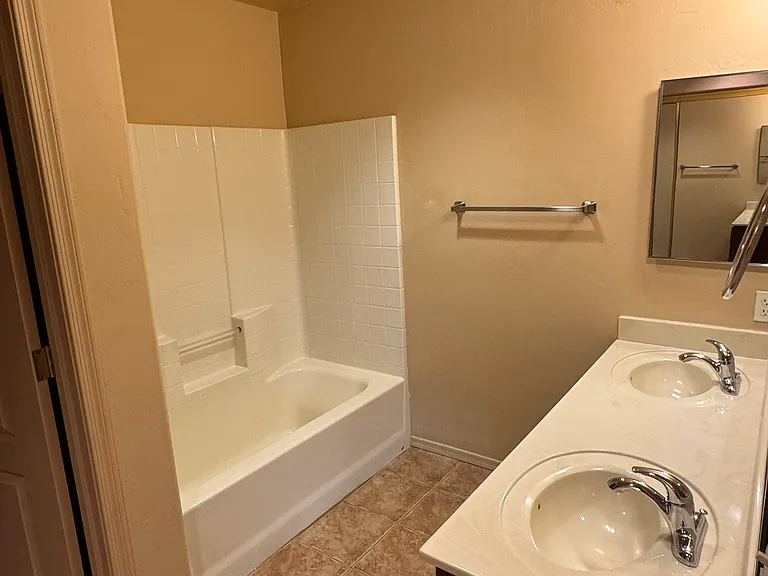1870 Horizon Way #D — Photo 13