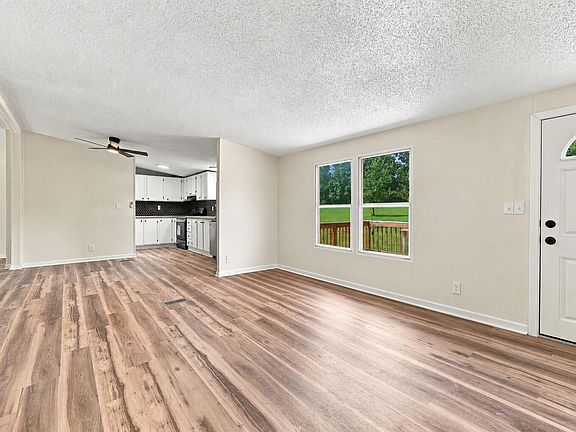 4th image of 544 Dickey Dr