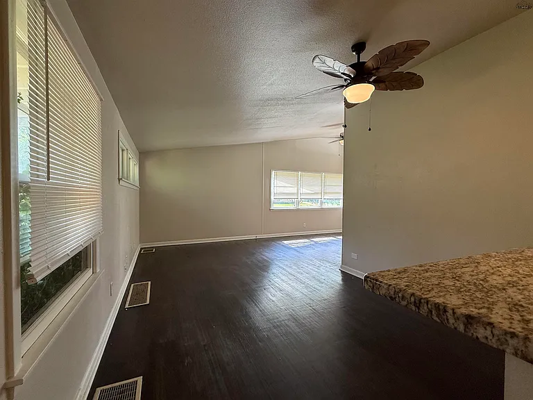 3108 Speedway Ave — Photo 5