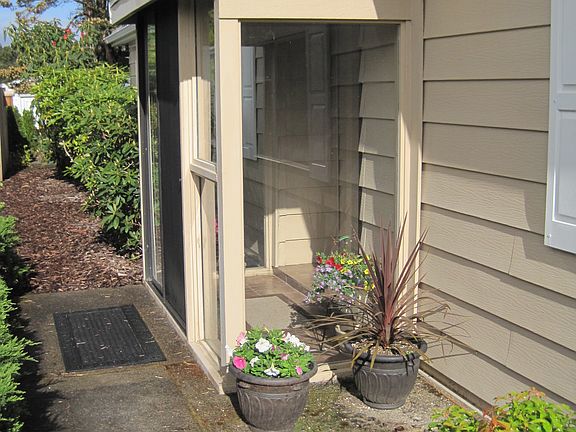 5th image of 3323 NE Coos St