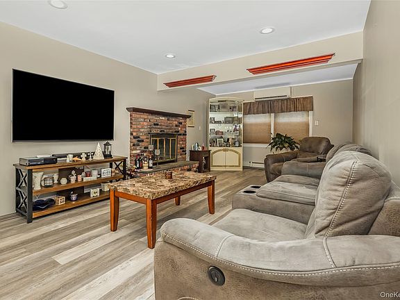 3rd image of 65 Club Lane