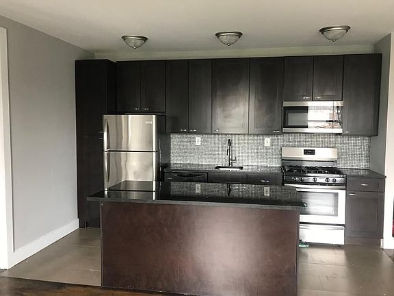 3rd image of 287 Edgecombe Ave #3B