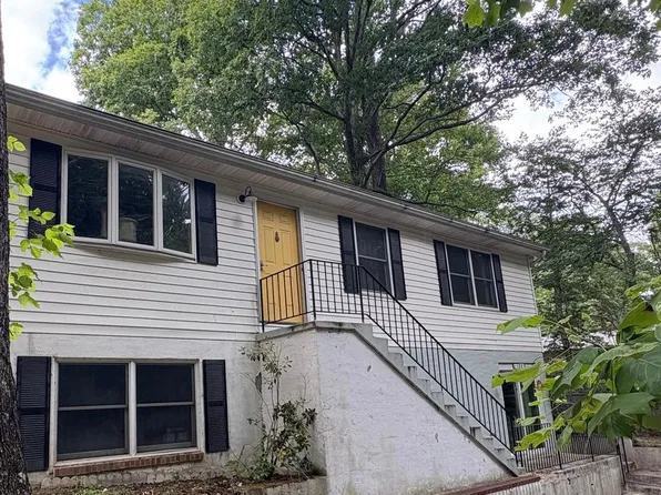 5885 Valley Dr, Saint Leonard, MD 20685