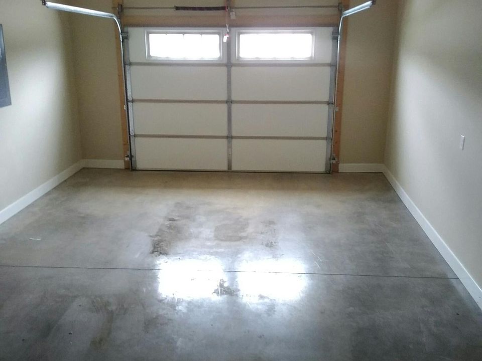 2nd image of 645-647 Cooper Sq