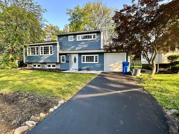 75 Starlight Dr, Colonia, NJ 07067