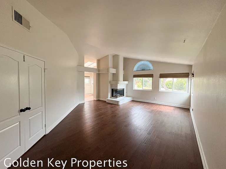 3274 San Tomas Dr — Photo 22