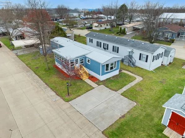 29 W Bass Cir, Marblehead, OH 43440