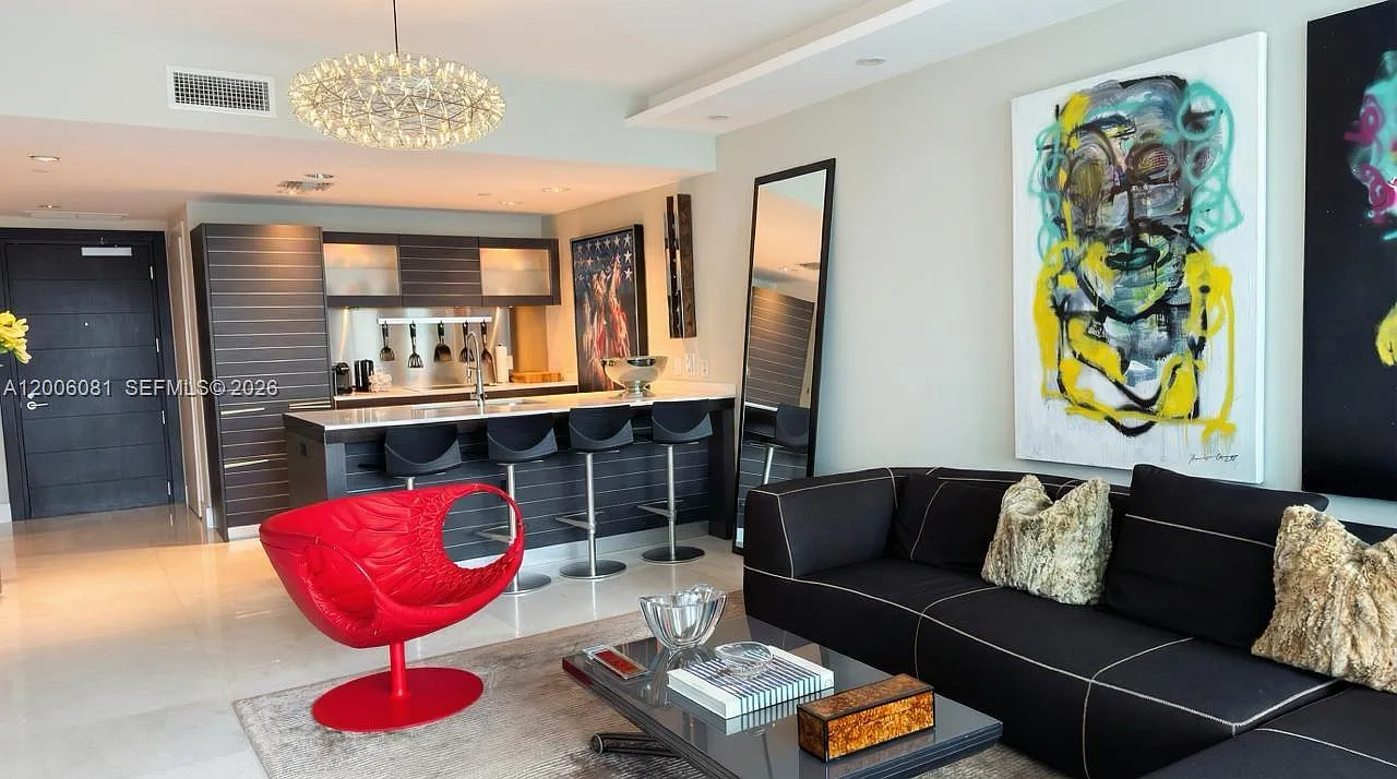 Epic West Condo — Photo 2