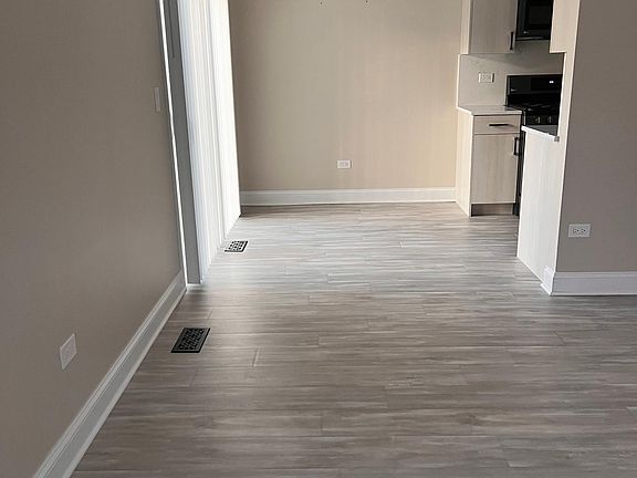 5th image of 1050 Newport Hbr