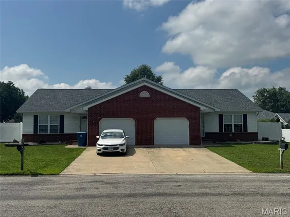 105 Timber Lake Dr, Damiansville, IL 62215