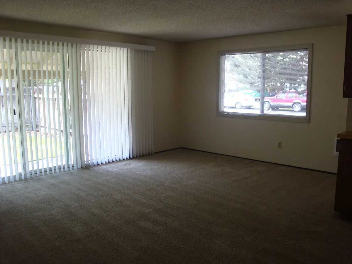 Building Photo - 1030 A&b 1042 SW