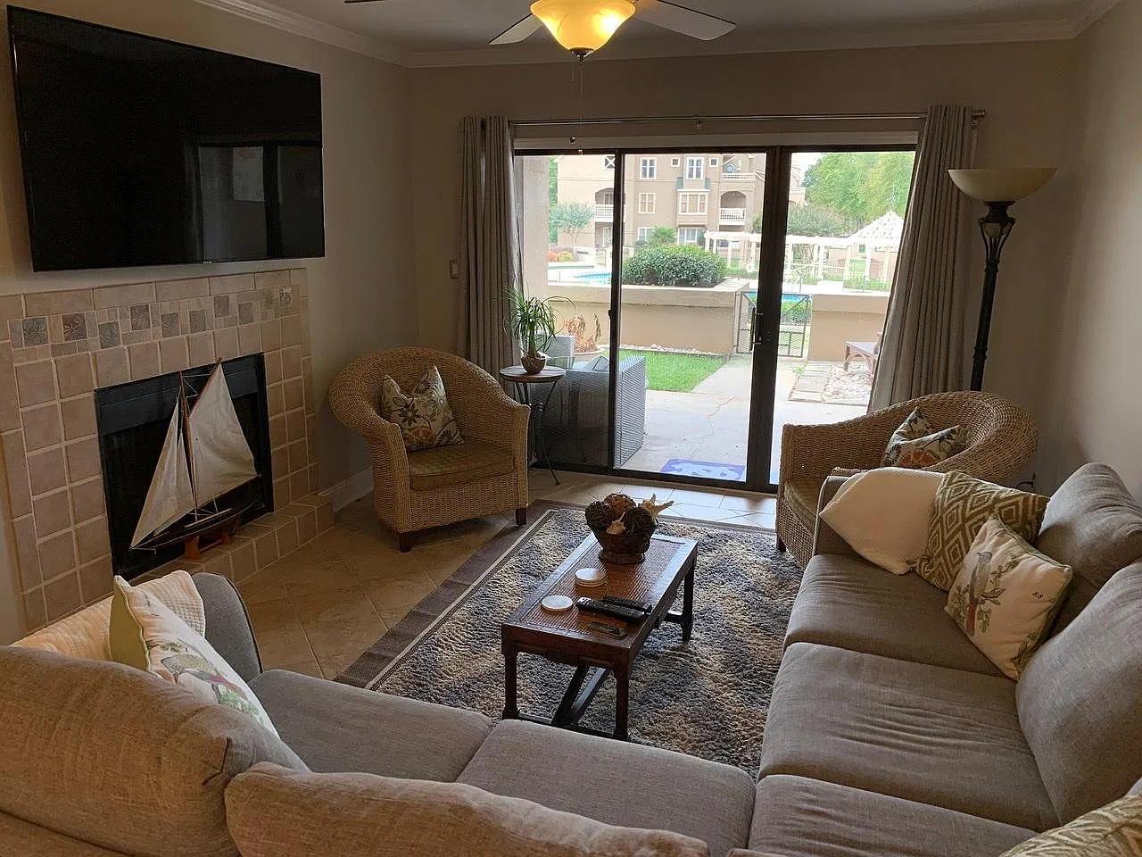 640 Portside Dr — Photo 4